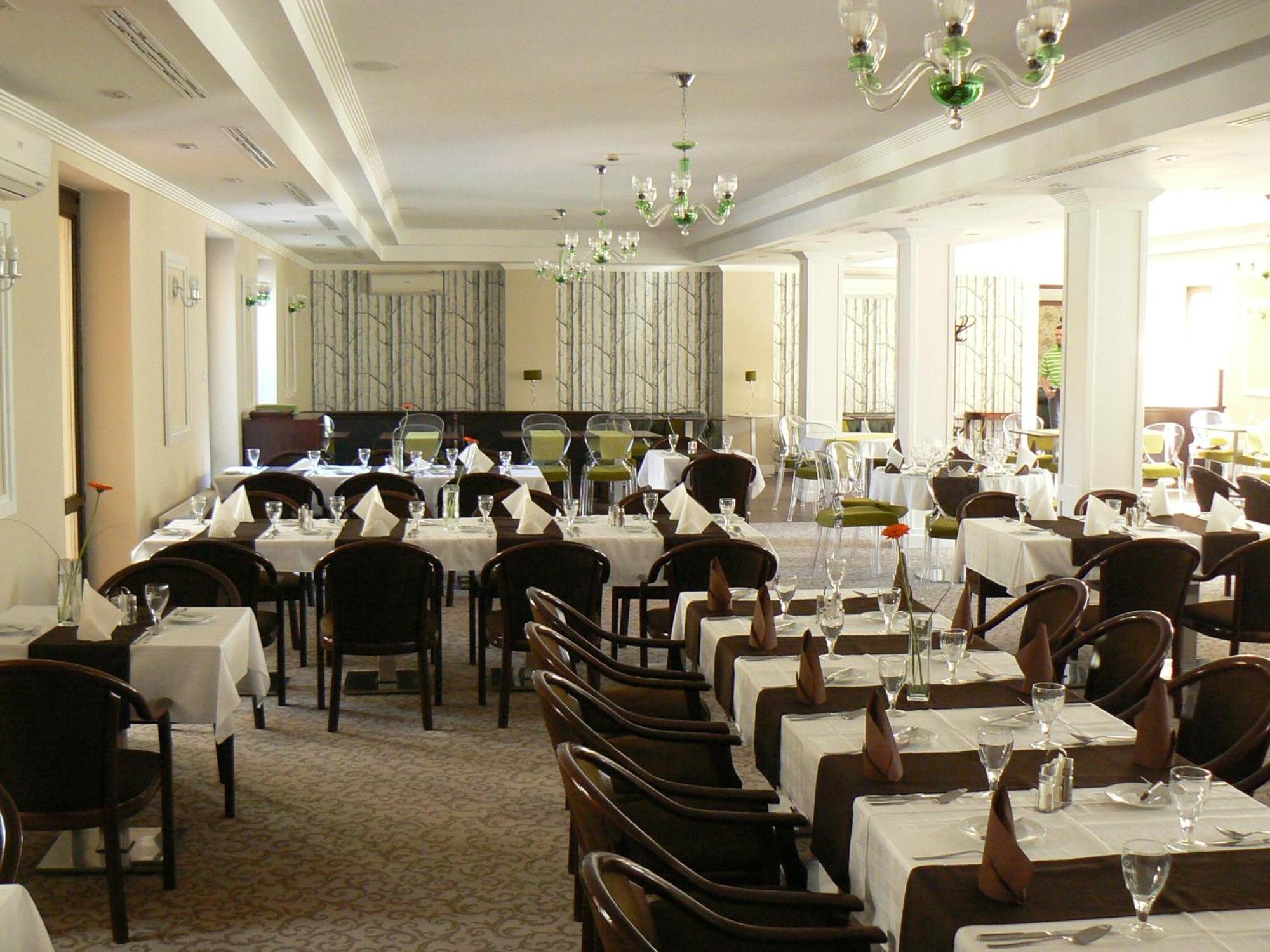 טטה Old Lake Golf Hotel מראה חיצוני תמונה