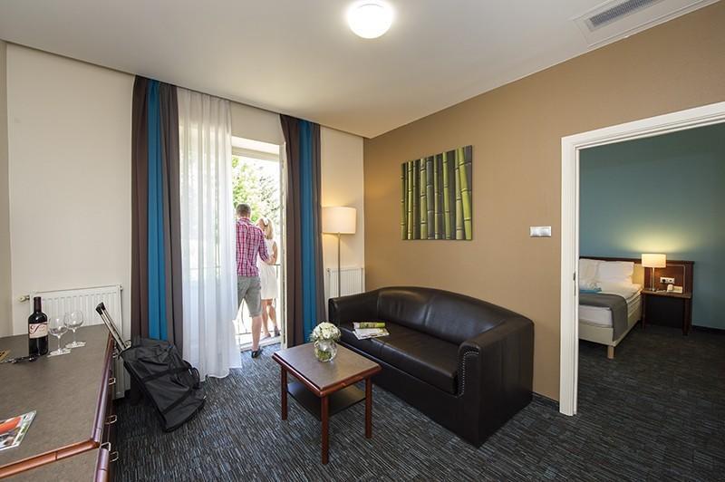 טטה Old Lake Golf Hotel חדר תמונה