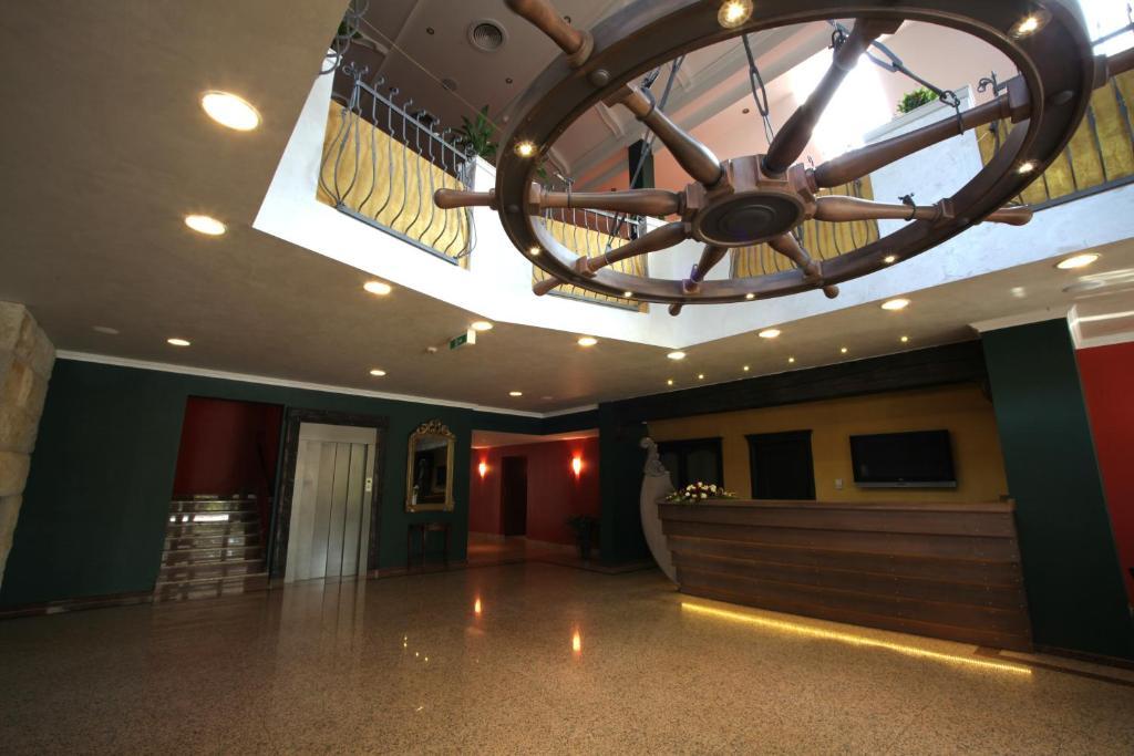 טטה Old Lake Golf Hotel מראה חיצוני תמונה